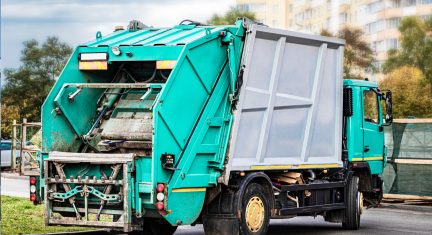 How to Choose the Right Fleet Tracking System for Waste Management