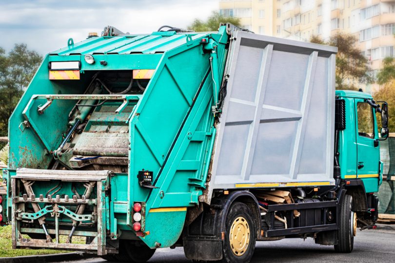 How to Choose the Right Fleet Tracking System for Waste Management