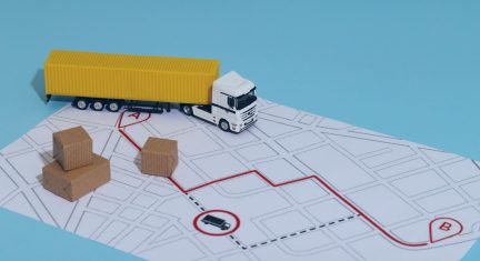 How Can Truck Fleet Tracking Improve Efficiency?